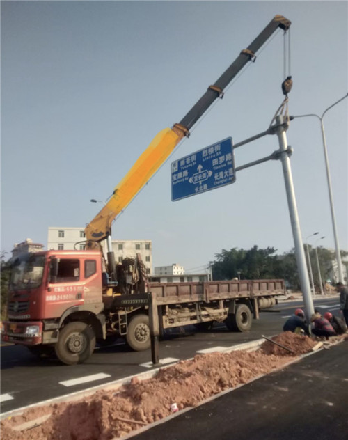 南漳县设备吊装租赁吊车要用多大吊车